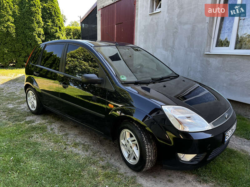 Хэтчбек Ford Fiesta 2002 в Сокале