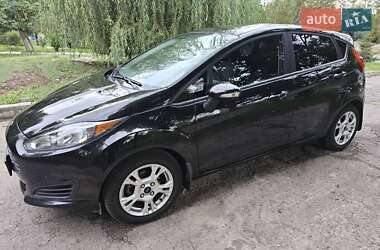 Хэтчбек Ford Fiesta 2015 в 
