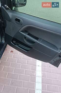 Хэтчбек Ford Fiesta 2008 в 