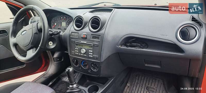 Хэтчбек Ford Fiesta 2006 в Киеве фото 4 Хэтчбек Ford Fiesta 2006 в Киеве