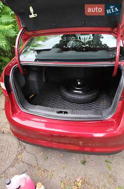 Седан Ford Fiesta 2013 в 