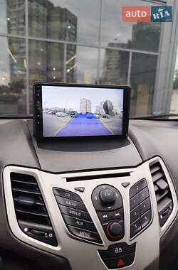 Седан Ford Fiesta 2013 в 
