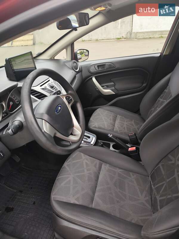 Седан Ford Fiesta 2013 в Киеве фото 10 Седан Ford Fiesta 2013 в Киеве