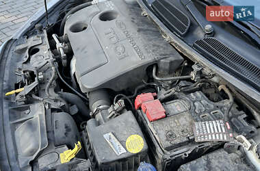 Хэтчбек Ford Fiesta 2012 в 