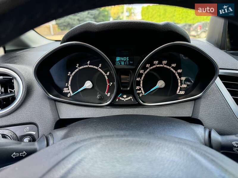 Хэтчбек Ford Fiesta 2016 в Киеве