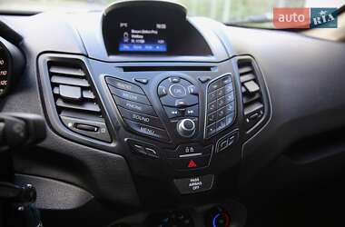 Седан Ford Fiesta 2017 в 