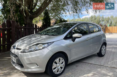 Хэтчбек Ford Fiesta 2011 в 