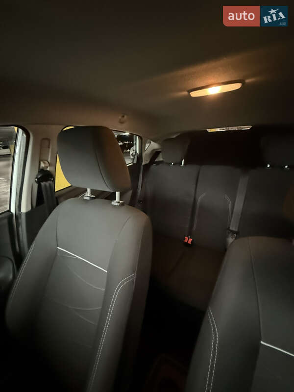 Хэтчбек Ford Fiesta 2015 в Львове