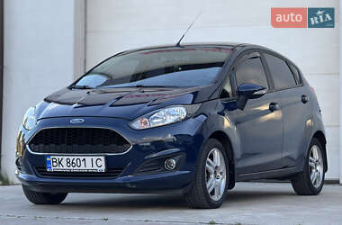 Хэтчбек Ford Fiesta 2017 в 