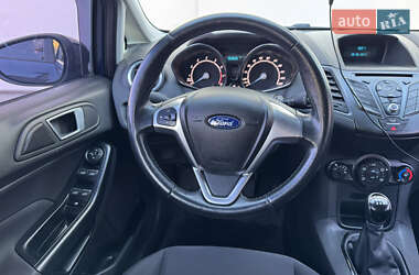 Хэтчбек Ford Fiesta 2017 в 