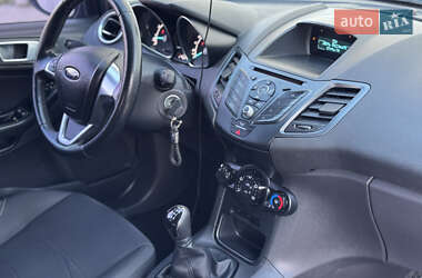 Хэтчбек Ford Fiesta 2017 в 