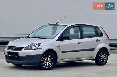 Хэтчбек Ford Fiesta 2007 в 