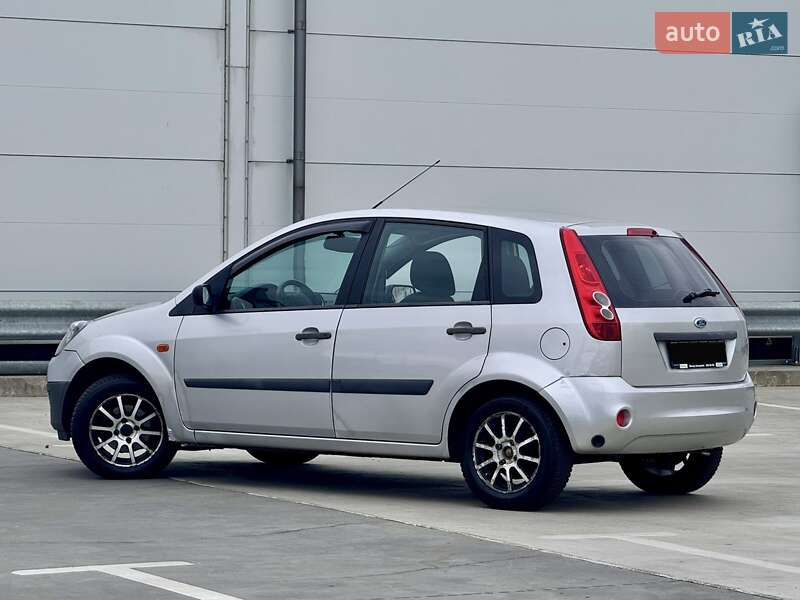 Хэтчбек Ford Fiesta 2007 в Киеве