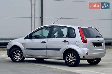 Хэтчбек Ford Fiesta 2007 в 