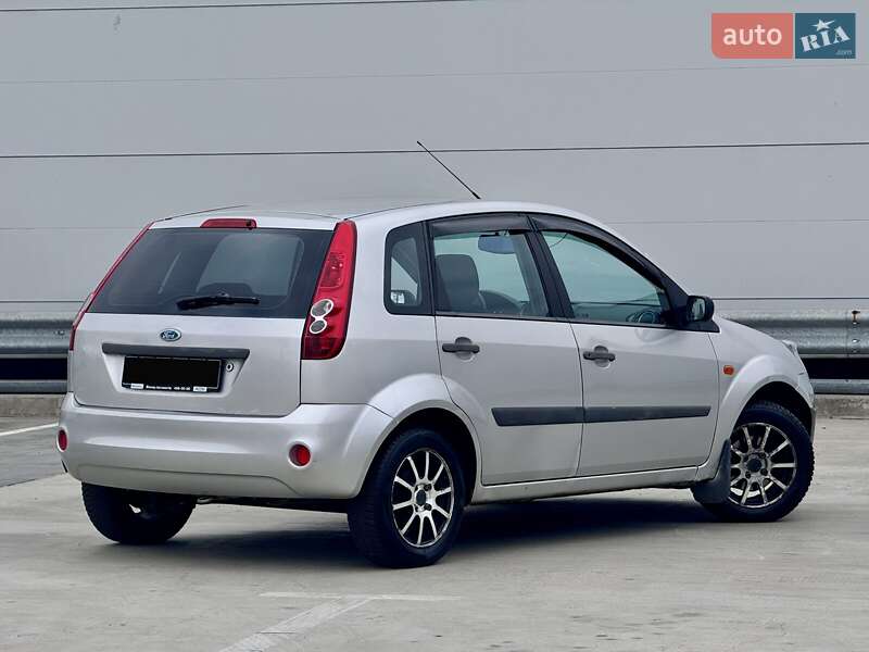 Хэтчбек Ford Fiesta 2007 в Киеве