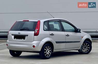 Хэтчбек Ford Fiesta 2007 в 