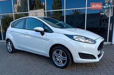 Хэтчбек Ford Fiesta 2016 в 