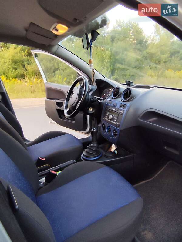 Хетчбек Ford Fiesta 2007 в Яворові