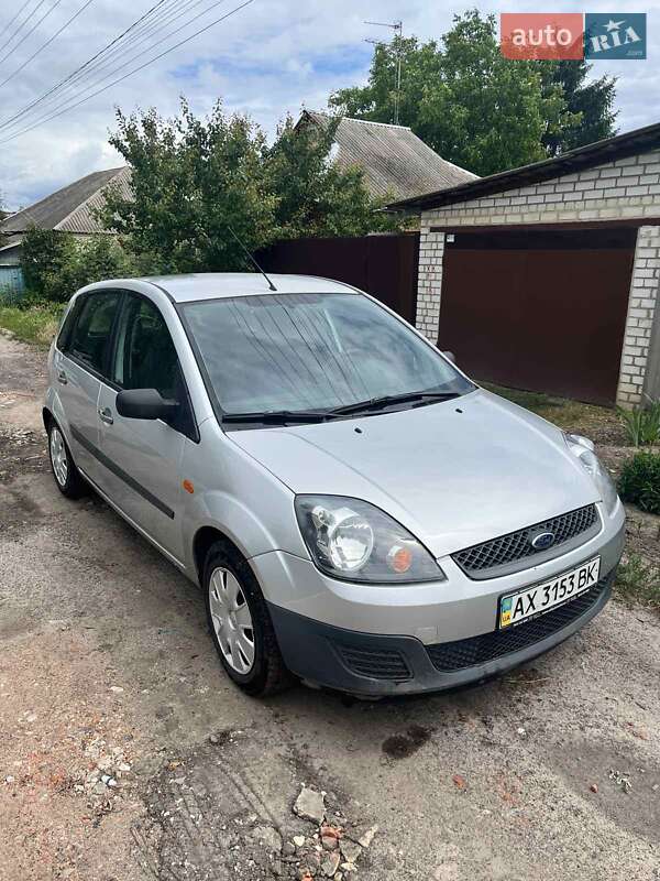 Хэтчбек Ford Fiesta 2008 в 