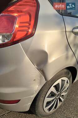 Седан Ford Fiesta 2015 в 