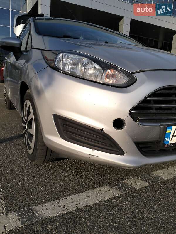 Седан Ford Fiesta 2015 в Броварах