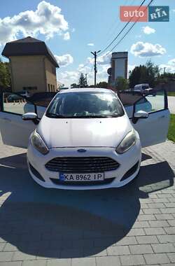 Седан Ford Fiesta 2015 в 
