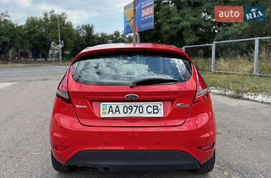Хэтчбек Ford Fiesta 2011 в 