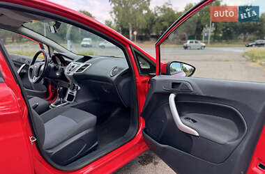 Хэтчбек Ford Fiesta 2011 в 
