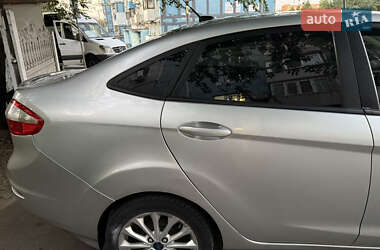 Седан Ford Fiesta 2014 в 