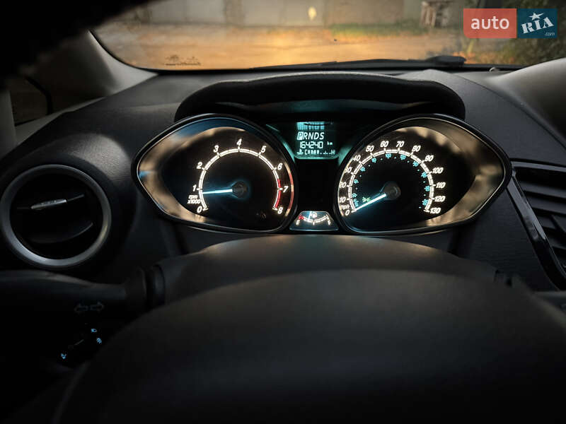 Седан Ford Fiesta 2014 в Днепре