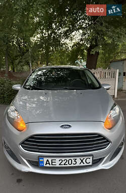 Седан Ford Fiesta 2014 в 