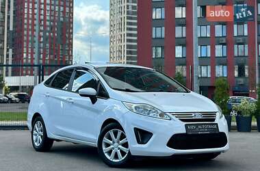 Седан Ford Fiesta 2011 в Киеве