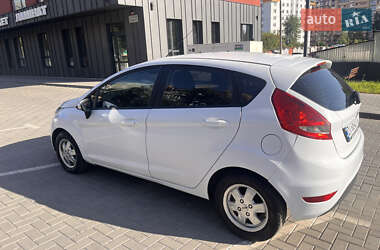 Хэтчбек Ford Fiesta 2011 в 