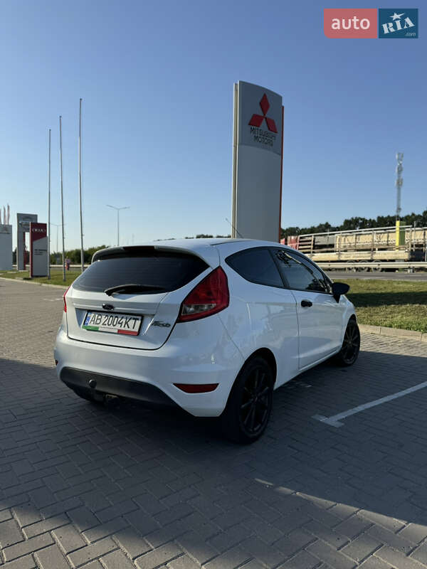 Хэтчбек Ford Fiesta 2010 в Виннице