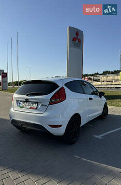 Хэтчбек Ford Fiesta 2010 в 