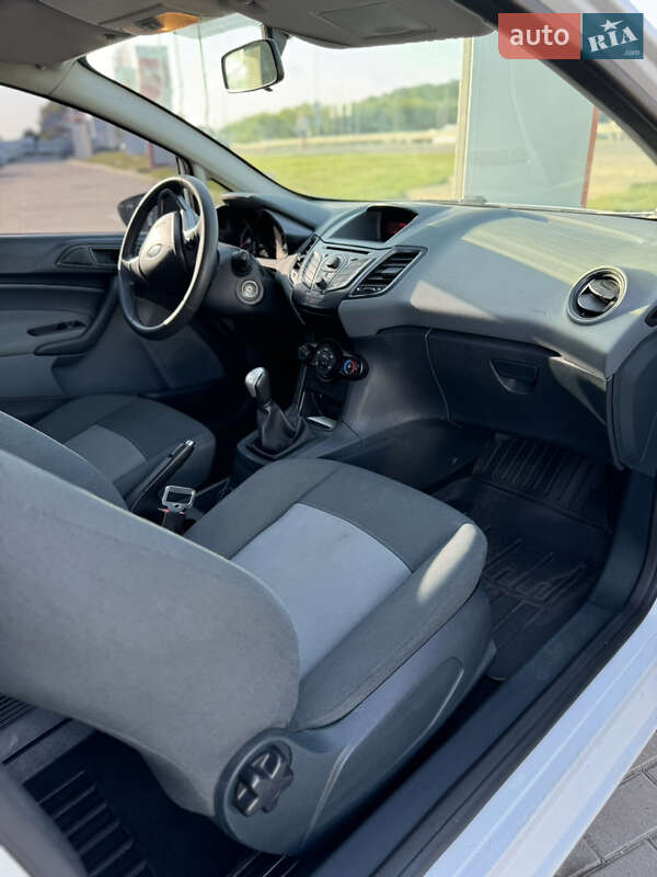 Хэтчбек Ford Fiesta 2010 в Виннице