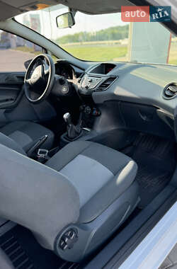 Хэтчбек Ford Fiesta 2010 в 