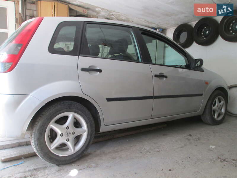 Хэтчбек Ford Fiesta 2005 в Николаеве фото 2 Хэтчбек Ford Fiesta 2005 в Николаеве
