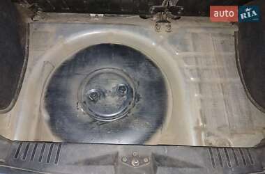 Хэтчбек Ford Fiesta 2002 в  фото 6 Хэтчбек Ford Fiesta 2002 в