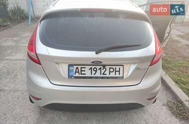 Хэтчбек Ford Fiesta 2010 в 