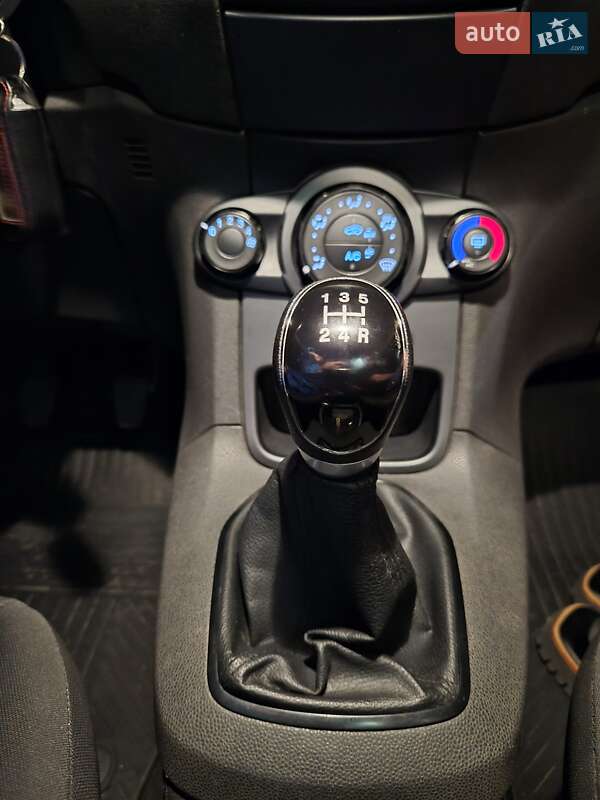 Хэтчбек Ford Fiesta 2016 в Харькове