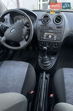 Хэтчбек Ford Fiesta 2008 в 