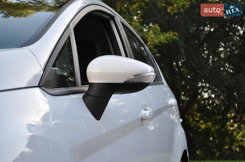 Хэтчбек Ford Fiesta 2013 в Киеве фото 17 Хэтчбек Ford Fiesta 2013 в Киеве