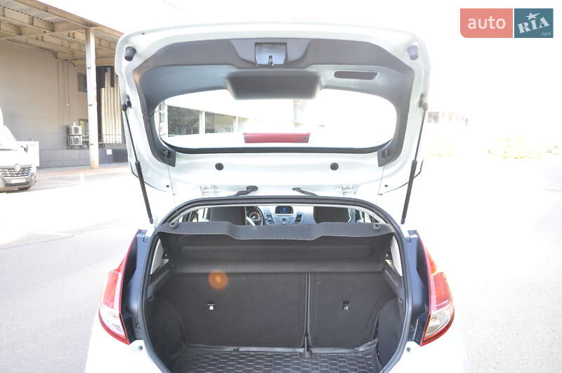 Хэтчбек Ford Fiesta 2013 в Киеве фото 20 Хэтчбек Ford Fiesta 2013 в Киеве