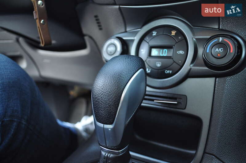 Хэтчбек Ford Fiesta 2013 в Киеве фото 49 Хэтчбек Ford Fiesta 2013 в Киеве