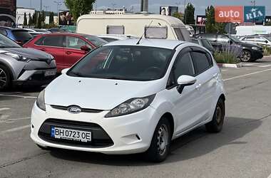 Хэтчбек Ford Fiesta 2012 в 