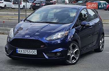 Хетчбек Ford Fiesta 2016 в Києві
