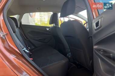Хэтчбек Ford Fiesta 2016 в 