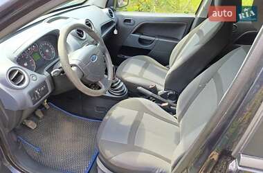 Хэтчбек Ford Fiesta 2007 в 