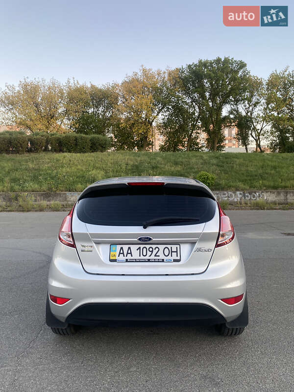 Хэтчбек Ford Fiesta 2013 в Киеве